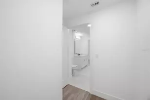 1703 N Tamiami Trl, Sarasota, FL 34234 - Photo 18