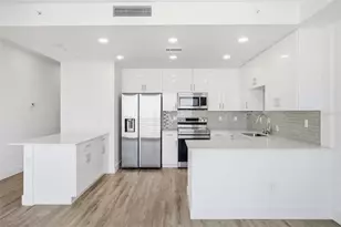 1703 N Tamiami Trl, Sarasota, FL 34234 - Photo 10