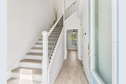 451 Wingfield Drive, Sarasota, FL 34237 - Photo 2