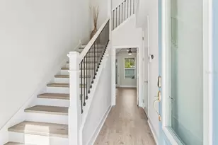 451 Wingfield Dr, Sarasota, FL 34237 - Photo 2