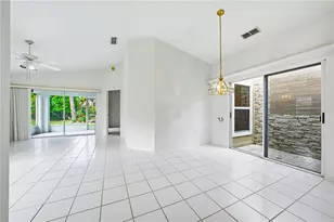 396 S Chartley Ct, Sarasota, FL 34232 - Photo 8