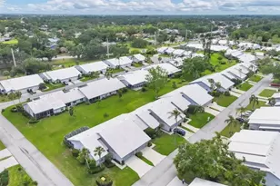 5448 Crestlake Blvd, Sarasota, FL 34233 - Photo 2