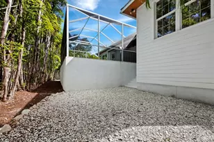 3919 Roberts Point Rd, Sarasota, FL 34242 - Photo 34