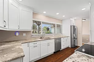 5852 Whistlewood Cir, Sarasota, FL 34232 - Photo 14