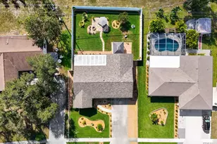 5852 Whistlewood Cir, Sarasota, FL 34232 - Photo 4