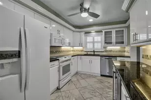 3484 Lake Bayshore Dr, Bradenton, FL 34205 - Photo 4