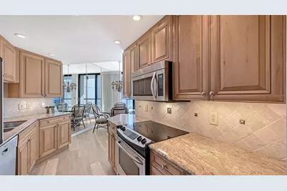 1211 Gulf Of Mexico Drive #206, Longboat Key, FL 34228 - Photo 14
