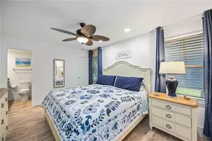 1166 W Peppertree Dr, Sarasota, FL 34242 - Photo 32