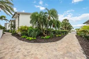 1166 W Peppertree Dr, Sarasota, FL 34242 - Photo 42
