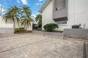 1166 W Peppertree Dr, Sarasota, FL 34242 - Photo 38