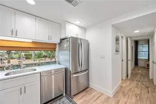 1166 W Peppertree Dr, Sarasota, FL 34242 - Photo 26
