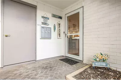 1166 W Peppertree Drive #112D, Sarasota, FL 34242 - Photo 2
