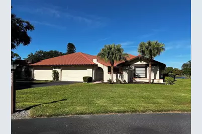 5581 Golf Pointe Drive, Sarasota, FL 34243 - Photo 2