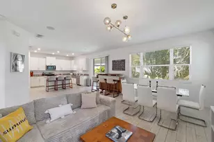 2587 Temple St, Sarasota, FL 34239 - Photo 2