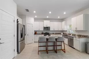 2587 Temple St, Sarasota, FL 34239 - Photo 6