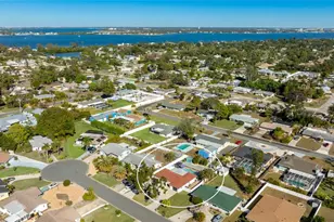 403 61st St NW, Bradenton, FL 34209 - Photo 2