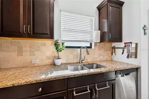 6342 Positano Ct, Sarasota, FL 34243 - Photo 10