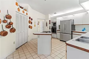 5969 San Michelle Dr, Sarasota, FL 34243 - Photo 18