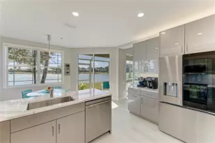 6527 Moorings Point Cir, Lakewood Ranch, FL 34202 - Photo 12