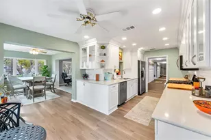 8162 Terrace Garden Dr N, Saint Petersburg, FL 33709 - Photo 16