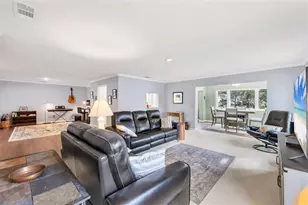 8162 Terrace Garden Dr N, Saint Petersburg, FL 33709 - Photo 10