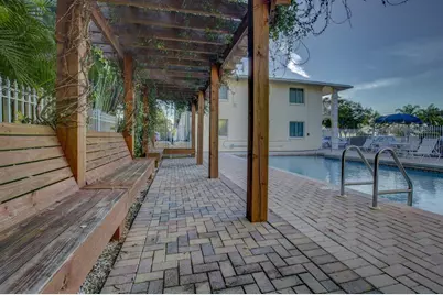 115 Airport Avenue E #19, Venice, FL 34285 - Photo 2