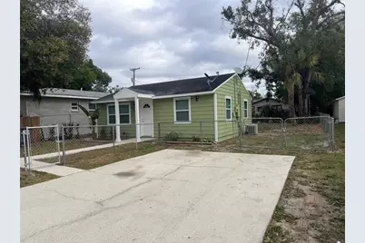 2105 11th Street W, Bradenton, FL 34205 - Photo 2