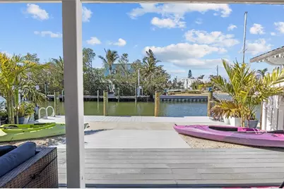 26 Seaside Court, Holmes Beach, FL 34217 - Photo 4