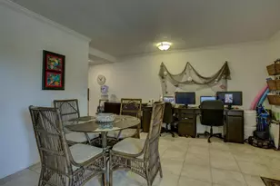 115 Airport Ave E, Venice, FL 34285 - Photo 8