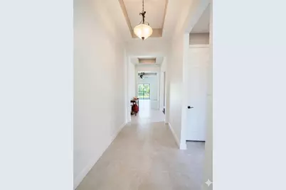 8023 Sandstar Way, Sarasota, FL 34240 - Photo 4