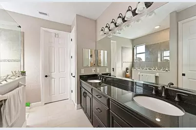 8023 Sandstar Way, Sarasota, FL 34240 - Photo 8