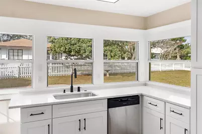 1715 6th Avenue W, Bradenton, FL 34205 - Photo 4