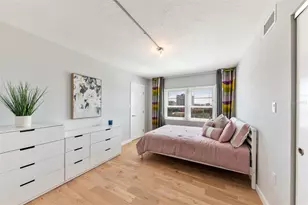 555 S Gulfstream Ave, Sarasota, FL 34236 - Photo 22