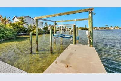 2512 Avenue A, Bradenton Beach, FL 34217 - Photo 6
