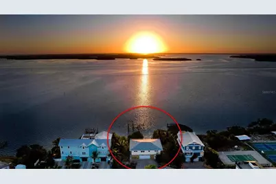 2512 Avenue A, Bradenton Beach, FL 34217 - Photo 2