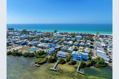 2512 Avenue A, Bradenton Beach, FL 34217 - Photo 14