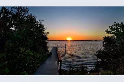 2512 Avenue A, Bradenton Beach, FL 34217 - Photo 8
