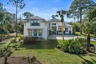 960 Highland Cir, Nokomis, FL 34275 - Photo 1