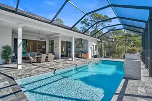 960 Highland Cir, Nokomis, FL 34275 - Photo 2