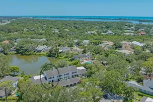 33 Bishopscourt Rd, Osprey, FL 34229 - Photo 2