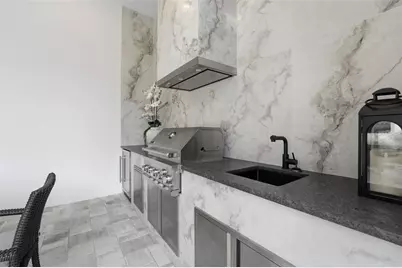 2450 Hawthorne Street, Sarasota, FL 34239 - Photo 50