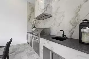 2450 Hawthorne St, Sarasota, FL 34239 - Photo 50