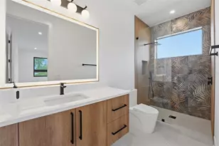 2450 Hawthorne St, Sarasota, FL 34239 - Photo 24