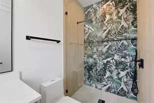 2450 Hawthorne St, Sarasota, FL 34239 - Photo 40