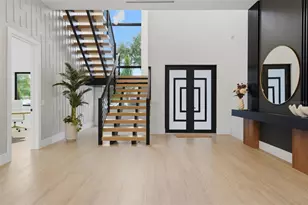 2450 Hawthorne St, Sarasota, FL 34239 - Photo 4