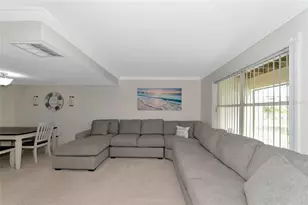 3225 Ramblewood Dr, Sarasota, FL 34237 - Photo 14