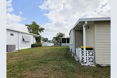 3209 Oakwood Boulevard S, Sarasota, FL 34237 - Photo 6