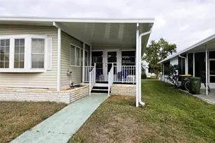 3209 Oakwood Blvd S, Sarasota, FL 34237 - Photo 2