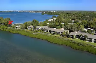 1518 Pelican Point Dr, Sarasota, FL 34231 - Photo 32