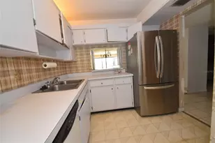 1518 Pelican Point Dr, Sarasota, FL 34231 - Photo 4